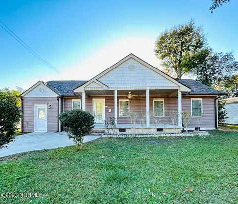 201 Sherwood Rd, Jacksonville, NC 28540