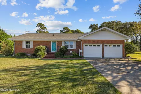 124 Crescent Dr, Beaufort, NC 28516