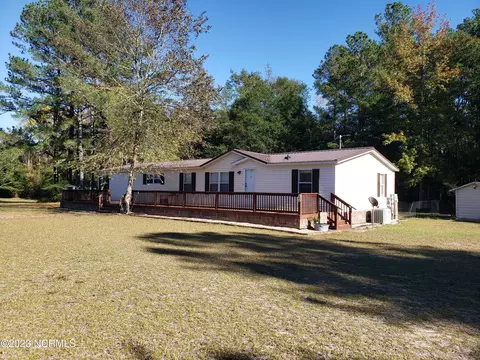 86 Gods Rd, Orrum, NC 28369