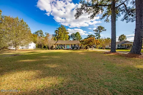 205 Neuse Cliffs Rd, New Bern, NC 28560 photo 2