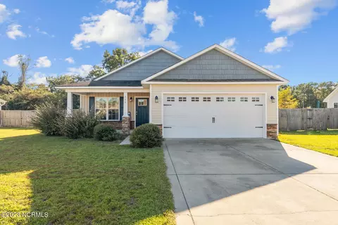 206 Long Neck Dr, Richlands, NC 28574