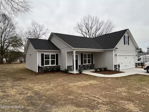 1104 Raleigh Rd, Clinton, NC 28328