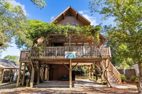 164 NE 31st St, Oak Island, NC 28465