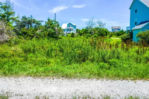 603 S Evelyn Ln, Topsail Beach, NC 28445