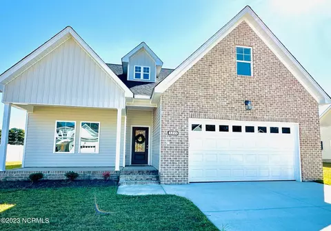 3215 School View Dr, Farmville, NC 27828
