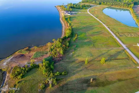 123 Wind Lake Rd, Oriental, NC 28571