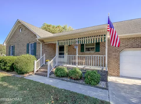 105 Lee Cir, Elizabeth City, NC 27909