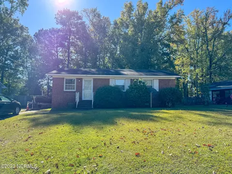 142 Cardinal Rd, Jacksonville, NC 28546