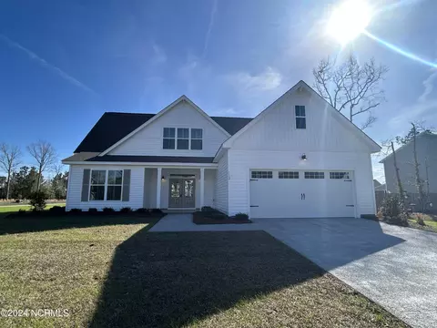 112 Starkey Creek Dr, Peletier, NC 28584