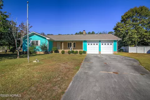 104 Sandpiper Ct, Newport, NC 28570