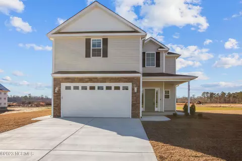 818 Mulligan Dr, Ayden, NC 28513