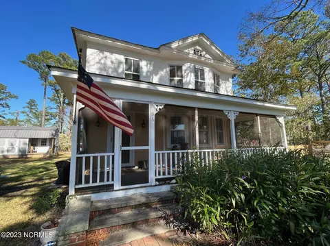 196 Bayview Dr, Stumpy Point, NC 27978