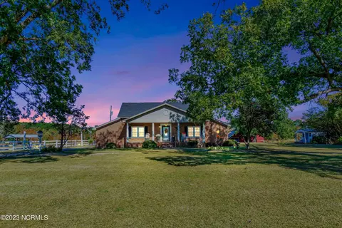 1165 Cowpen Swamp Rd, Fairmont, NC 28340