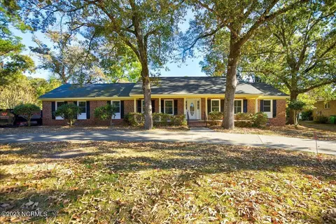 275 Shoreline Dr, New Bern, NC 28562
