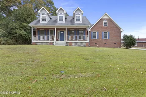 1008 Barkley Ct, Jacksonville, NC 28546