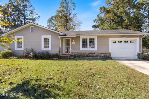 511 Walnut Dr, Jacksonville, NC 28540