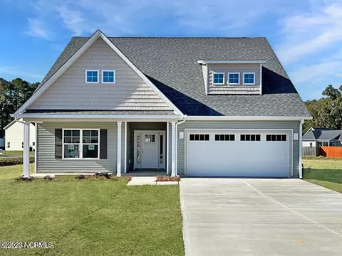 114 Persimmon Dr, New Bern, NC 28562