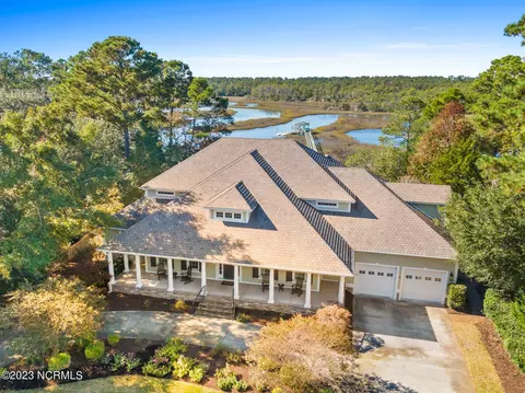 3000 Bonner Bussells Dr SE, Southport, NC 28461