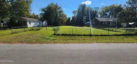 419 Pine St, New Bern, NC 28560 photo 2