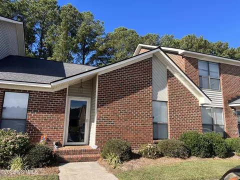 39 Upton Dr, Greenville, NC 27858