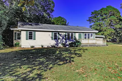 313 E Bostic St, Beulaville, NC 28518