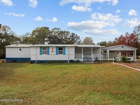 510 Cedar Ave, Hampstead, NC 28443