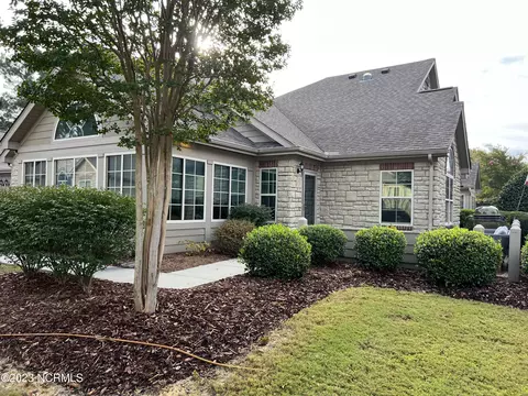 124 W Chelsea Ct, Southern Pines, NC 28387