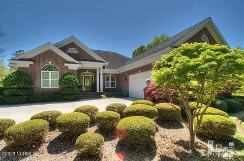 738 Scotts Hill Loop Rd, Wilmington, NC 28411