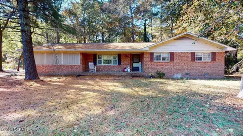 621 Ridge Dr, Goldsboro, NC 27530