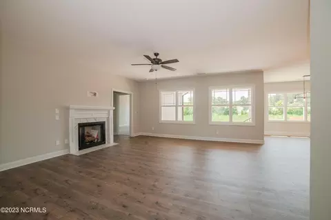 103 Cedarbrook Dr, Benson, NC 27504 photo 4