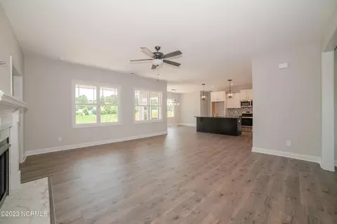 103 Cedarbrook Dr, Benson, NC 27504 photo 5