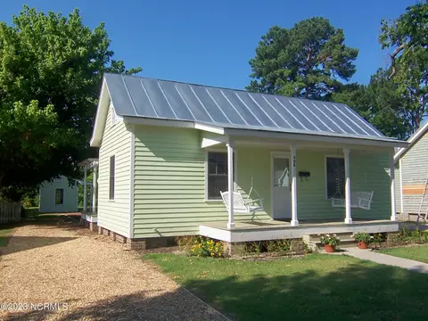 406 E Queen St, Edenton, NC 27932