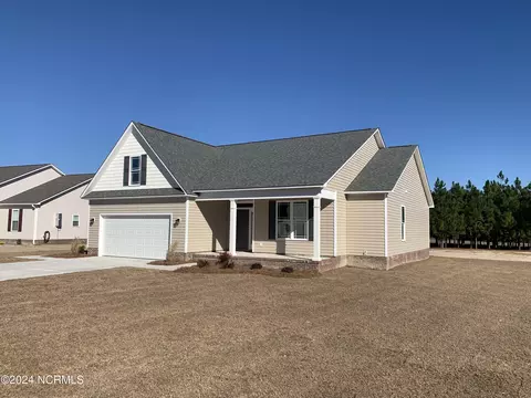 121 Persimmon Dr, New Bern, NC 28562
