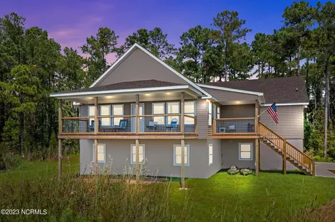 135 W Dowry Crk, Belhaven, NC 27810
