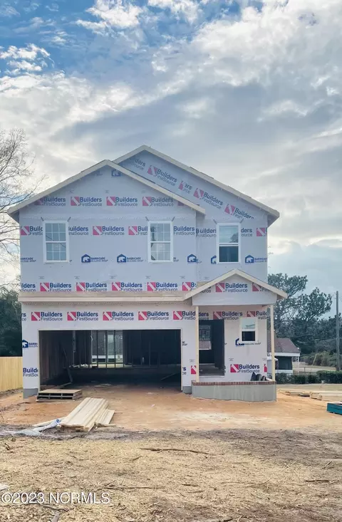 1060 W New York Ave, Southern Pines, NC 28387