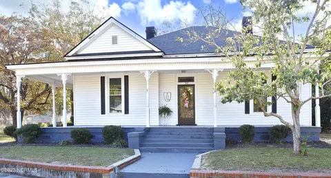 309 SE Fourth St, Snow Hill, NC 28580
