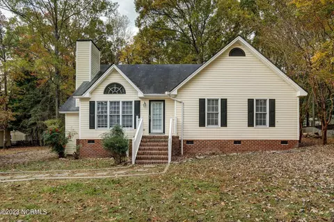1688 Acorn Ridge Rd, Rocky Mount, NC 27804