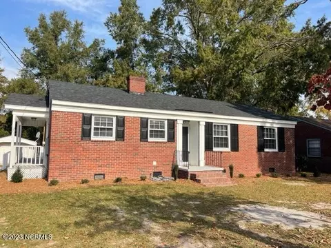 609 Meriwether Ln, Kinston, NC 28501