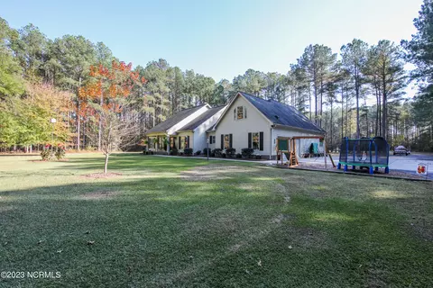 809 V O A Site C Rd, Greenville, NC 27834
