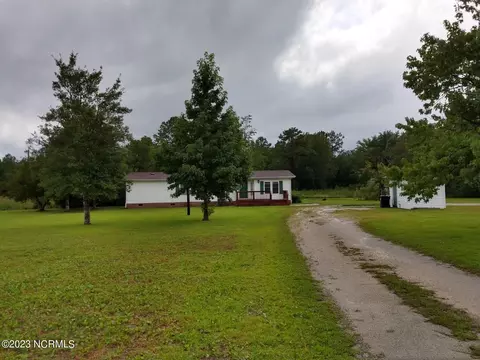 151 Deer Rd, Hubert, NC 28539