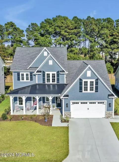 6 W Lightning Bug Ln, Hampstead, NC 28443