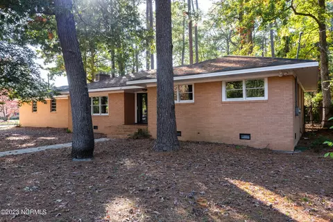 107 Lamont Rd, Greenville, NC 27858