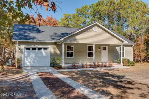 1621 E Navajo Rd, Southport, NC 28461