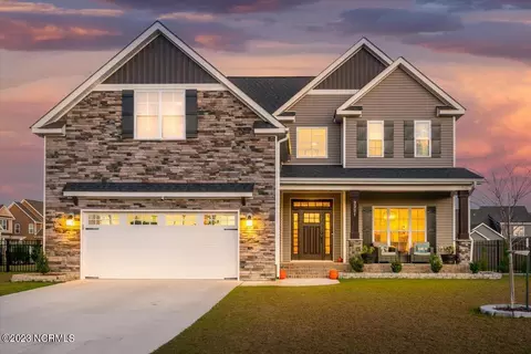 2221 Birch Hollow Dr, Winterville, NC 28590
