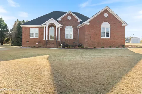 3506 Windbriar Ct, Battleboro, NC 27809