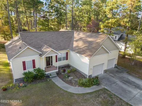 2076 Royal Pines Dr, New Bern, NC 28560