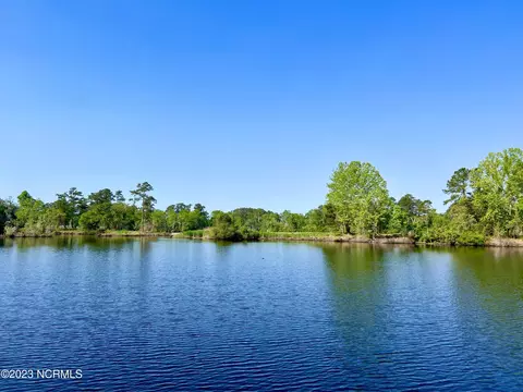 243 Highwood Ln, New Bern, NC 28562