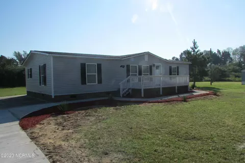 101 Elkton Rd, Clarkton, NC 28433