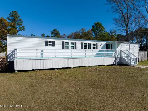 313 Old Folkstone Rd, Holly Ridge, NC 28445