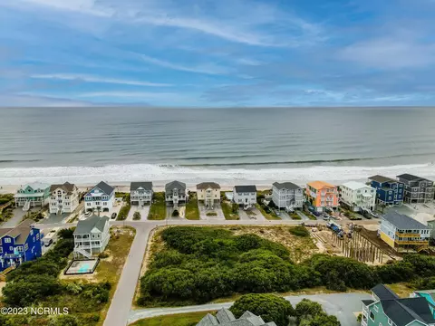 25 Porpoise Pl, North Topsail Beach, NC 28460